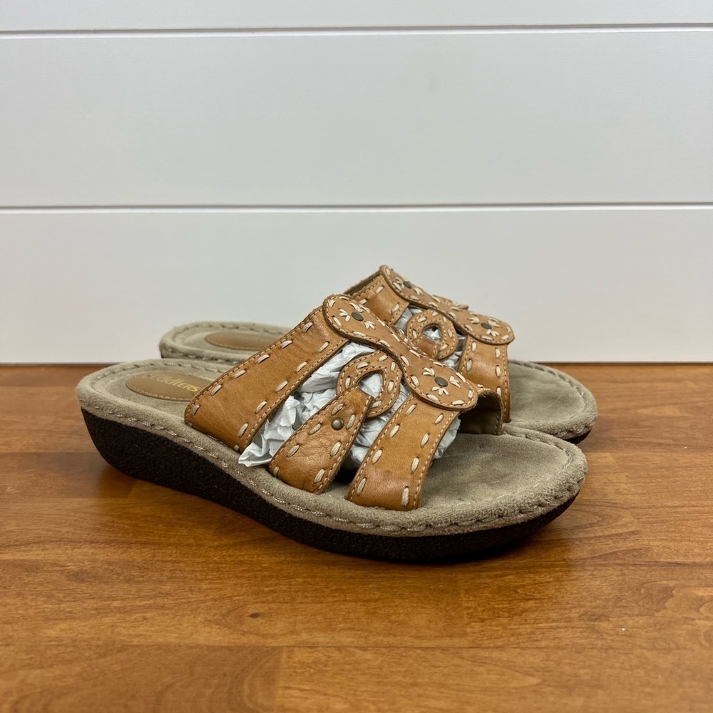 Cobbie cuddlers Bailey sandals size 7 slip on slides summer comfort